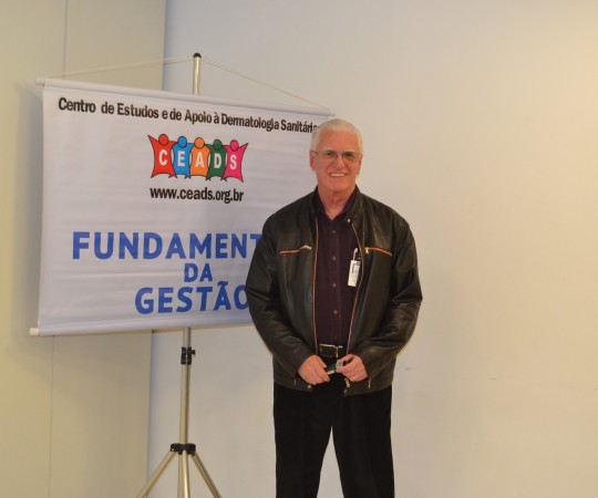 O Prof. Dr. Luiz Jorge Fagundes, Coordenador Científico do CEADS , Organizador e Palestrante do Curso ” Fundamentos da Gestão”, realizado em 14/06/2016, na sede da SBD RESP.