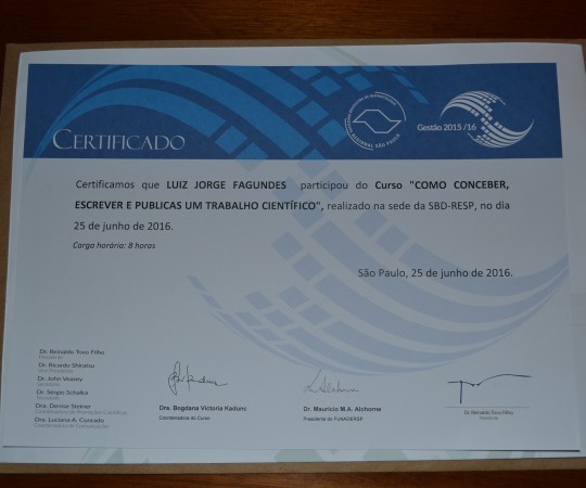 O Certificado de comparecimento ao Curso Como Conceber,Escrever e Publicar um Trabalho Científico do Prof. Dr. Luiz Jorge Fagundes