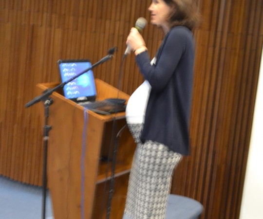 Dra. Lorena Marcalo Oliveira, Urologista do HC FMUSP e que falou sobre Sexualidade e Urologia Infantil, durante o Simpósio sobre Saúde da Mulher.