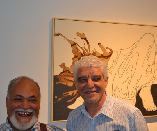 Os Artistas Plásticos Gilberto Salvador e Franco de Rosa, Colaboradores do CEADS, tendo no fundo uma das obras do Artista Gilberto Salvador, da Exposição “Café da Manhã”.