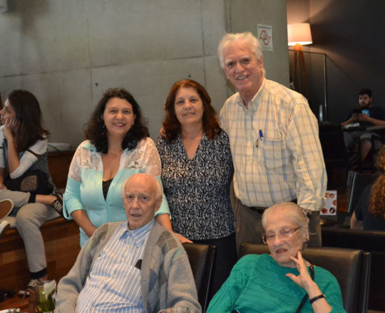 O Prof. Dr. Luiz Jorge Fagundes, Coordenador Científico do CEADS, a Sra. Aparecida de Rosa, a Sra. Cecilia de Rosa, o Sr. Juca fagundes e a Sra. Ellen Levy, no Café da FIESP.