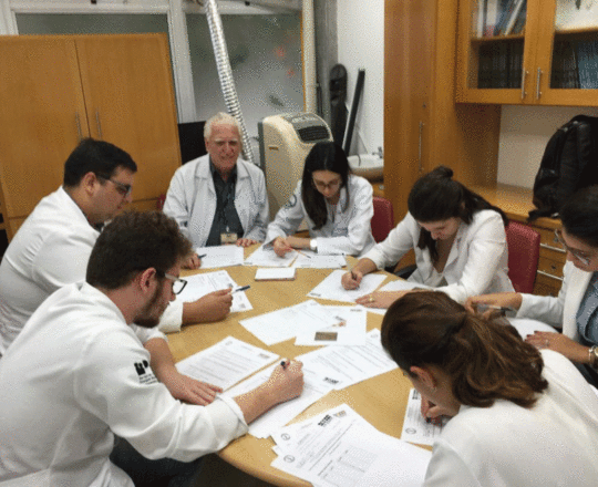 O Prof. Dr. Fagundes e os Estagiários de DST de março de 2019, durante a realização das Provas Teórica e Prática de encerramento do Estágio
