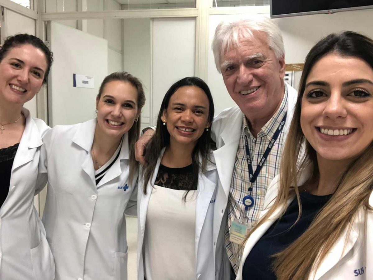 Na foto da esquerda para a direita Cristiane Lopes, Natália Castro, Fátima Morais Prof. Fagundes e Fernanda Allegro, colaboradores do CEADS
