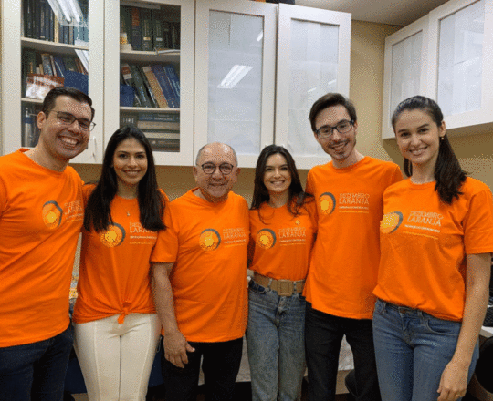 A Equipe de Dermatologia da UNISA durante a Campanha de Prevenção ao Câncer da Pele, sob a Coordenação do Prof. Dr. Jayme de Oliveira Filho.