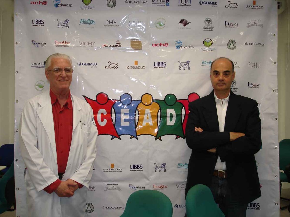 O Prof. Dr. Reinaldo Tovo Filho, a Diretoria da Sociedade Brasileira de Dermatologia, Regional do Estado de São Paulo (SBD RESP) e o Hospital Sírio Libanês fazem doação ao CEADS e ao Centro de Saúde.